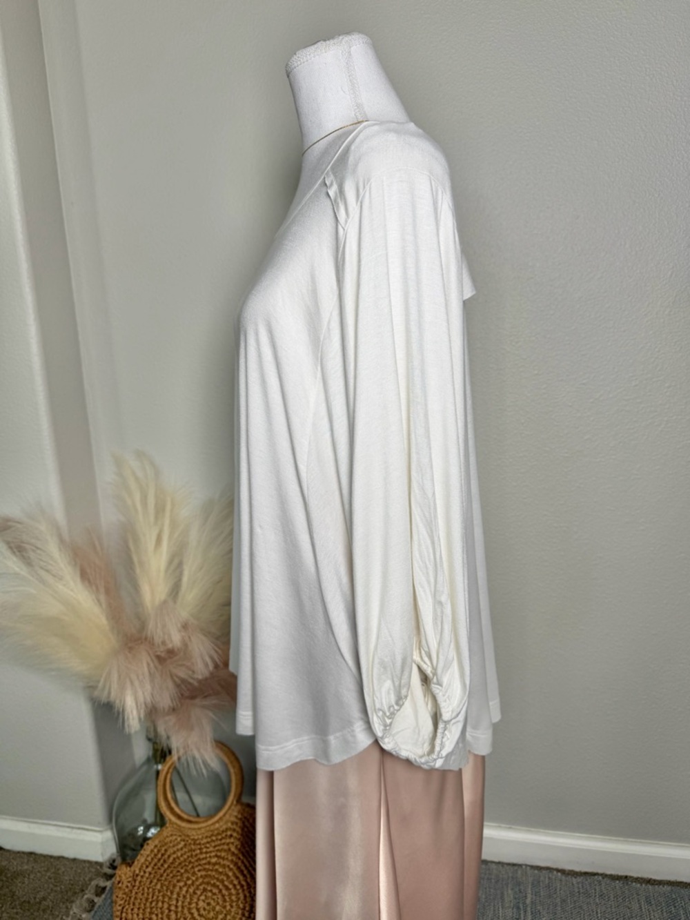 NWT Jodifl - comfortable oversize white Top - Picture 8 of 11